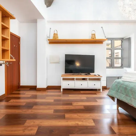 Oakmoon House *