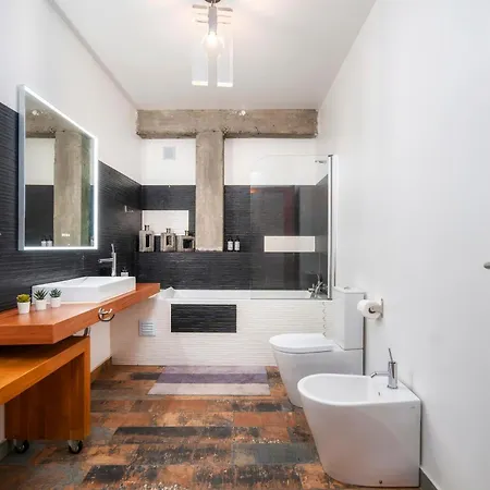 Oakmoon House 3*