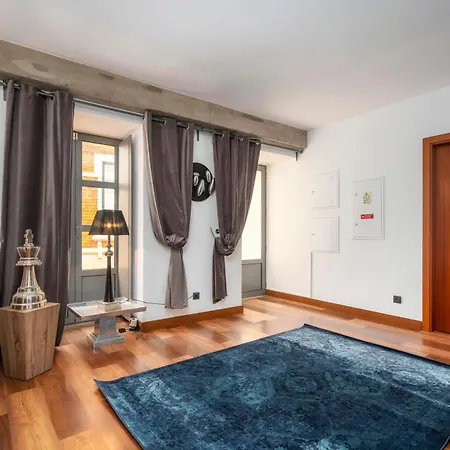 Oakmoon House فارو