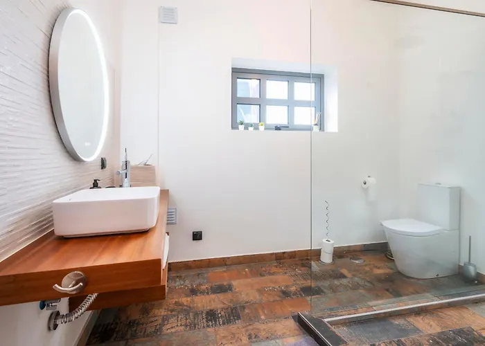 Oakmoon House 3*