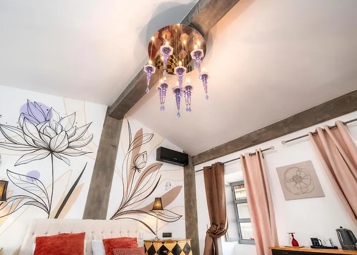 Oakmoon House
