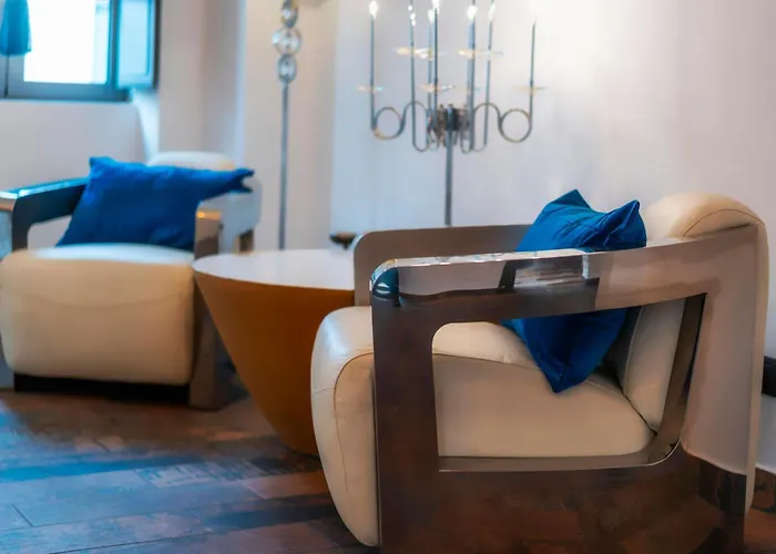 Oakmoon House